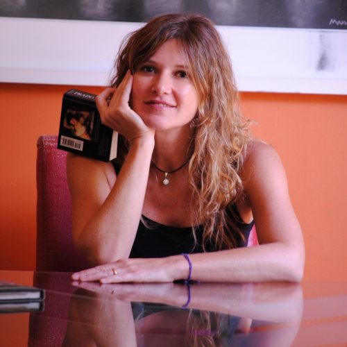 FLIPELÔ 2025: Instituto Cervantes traz, em colaboração, a escritora chilena Andrea Jeftanovic para o evento