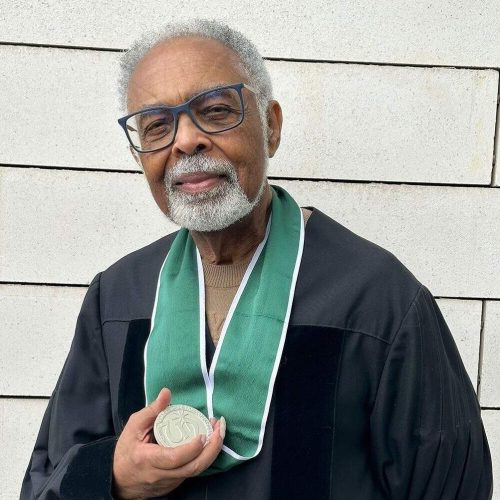 Veja títulos e prêmios recebidos por cantores baianos ao longo da carreira