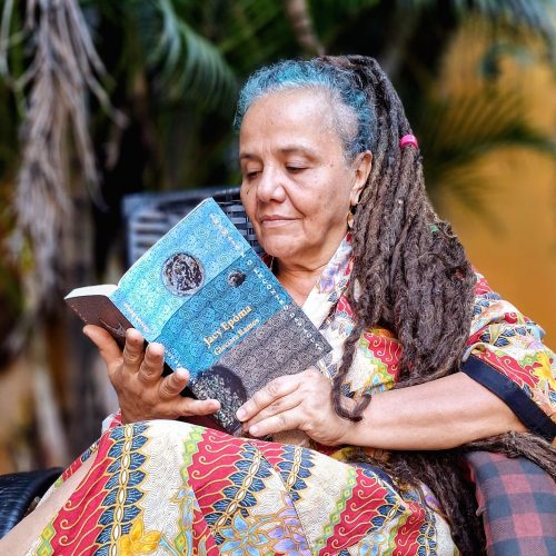Artista lança exposição, livro e documentário juntos