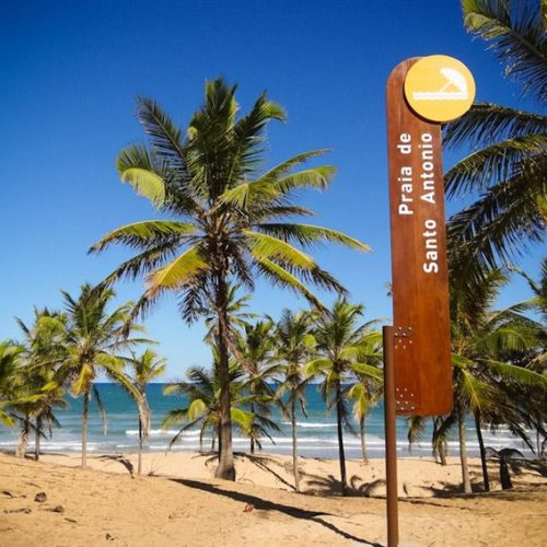 Com inclusão de praia do litoral norte a Bahia soma sete praias certificadas pelo programa internacional Bandeira Azul