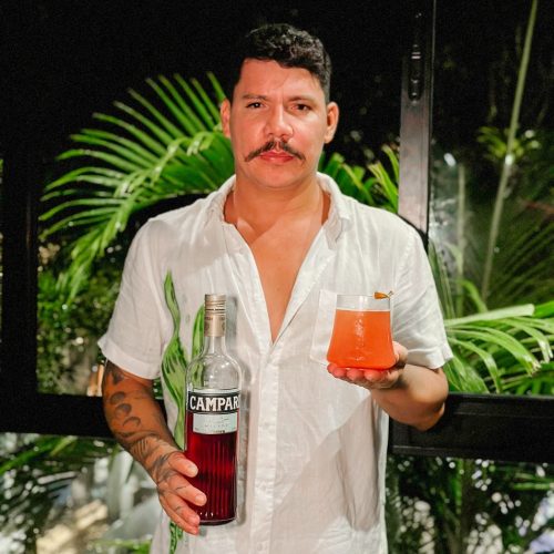 Com coquetel inspirado na ancestralidade, Hilley Júnior representa a Bahia na competição da Campari