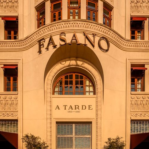 Hotel Fasano Salvador celebra seis anos com exposição de fotos históricas do Jornal A Tarde