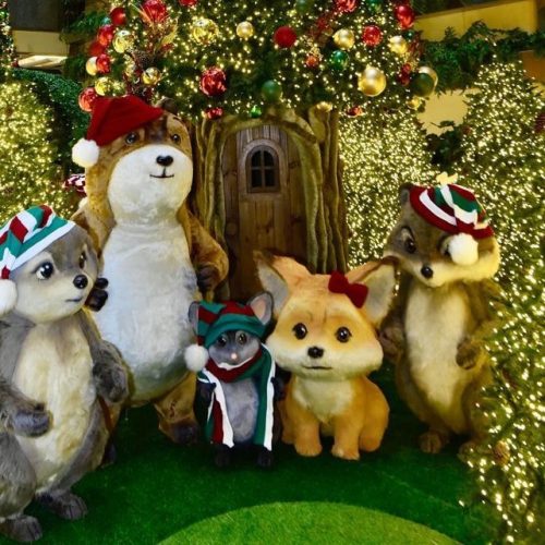 “Floresta dos Encantos” transforma o Shopping Barra em cenário de magia e tradição natalina