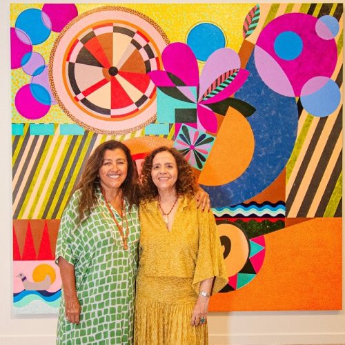 Público lota Museu de Arte da Bahia no Corredor da Vitória na abertura da exposição de Beatriz Milhazes