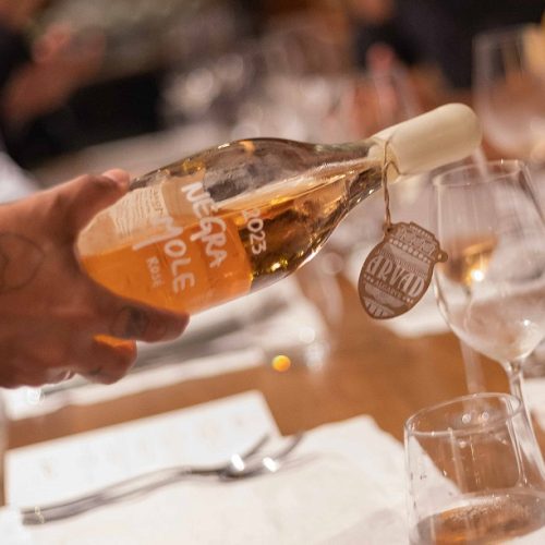 Vinícola portuguesa Arvad escolhe Salvador para lançar no Brasil os vinhos da casta Negra Mole