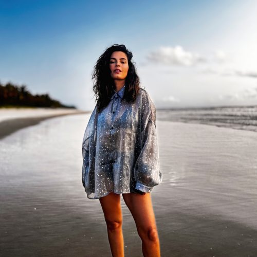 Emanuelle Araújo volta a Salvador para concluir novo álbum e gravar série com diretora baiana