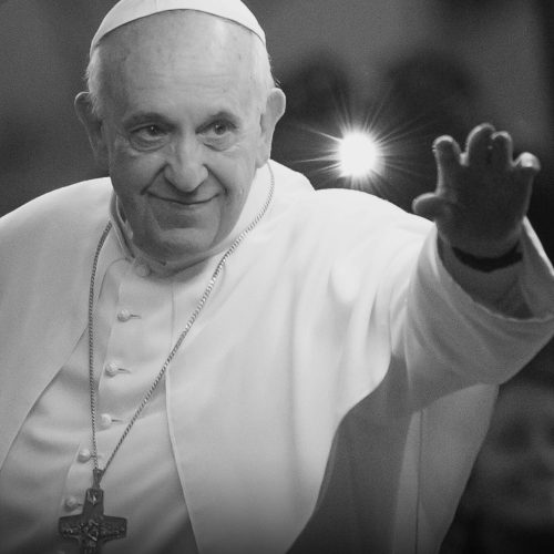 Papa Francisco morre aos 88 anos; Vaticano confirma falecimento do pontífice argentino