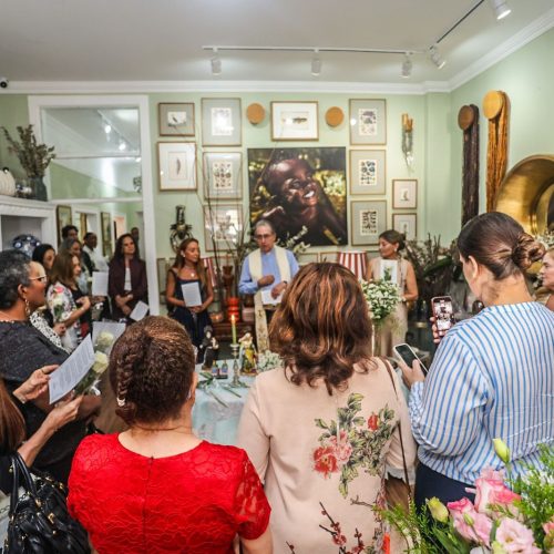 Casa Su Misura celebra o Dia das Mães com bênção especial e tarde de confraternização