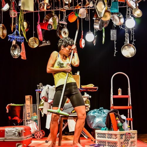 Monólogo “INFERNO”, com Ana Paula Bouzas, em cartaz na Casa Rosa