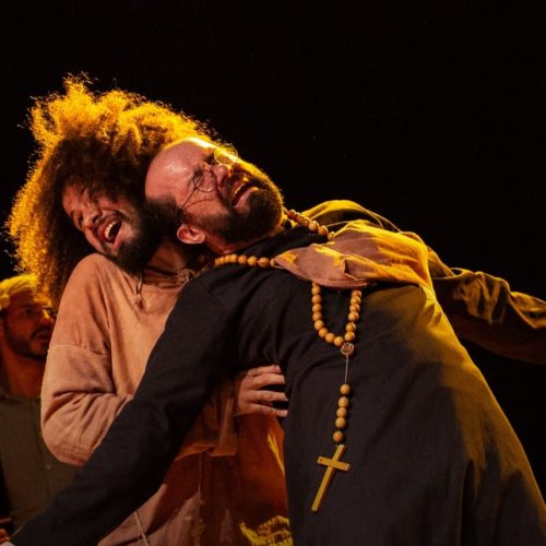 ‘Auto da Compadecida’ encerra temporada em Salvador neste sábado (16)