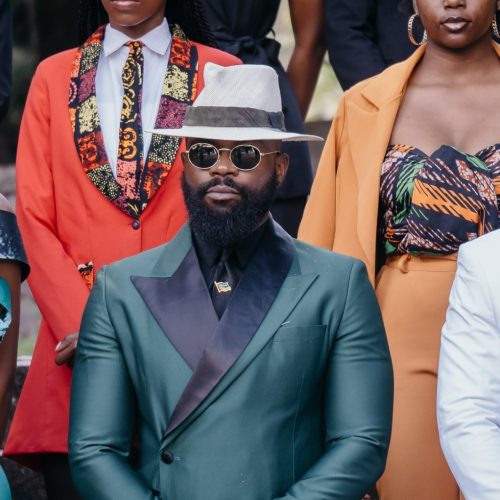 King Levi, destaque da moda africana contemporânea, desembarca em Salvador no mês de julho