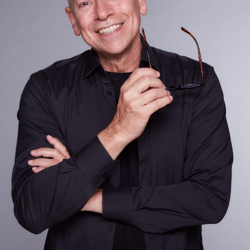 Leandro Karnal palestra sobre liderança em evento do Núcleo de Decoração da Bahia