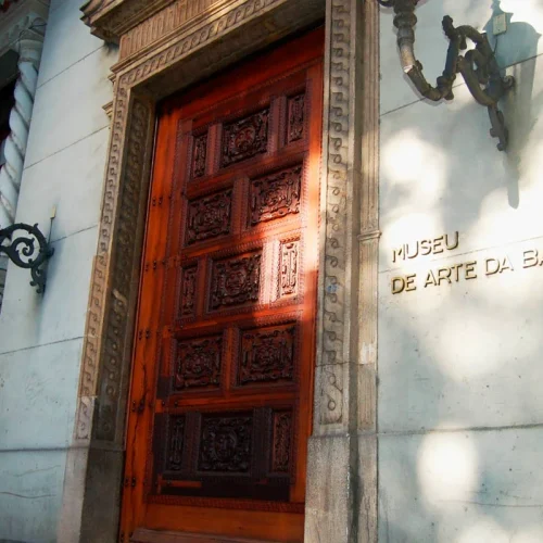 Recital de violino leva obras de Mozart e Bach para Museu de Arte da Bahia
