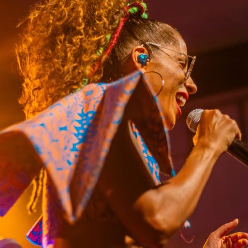 Márcia Castro recebe Hiran, Mariana Aydar e Afrocidade em nova edição da Roda de Samba Reggae