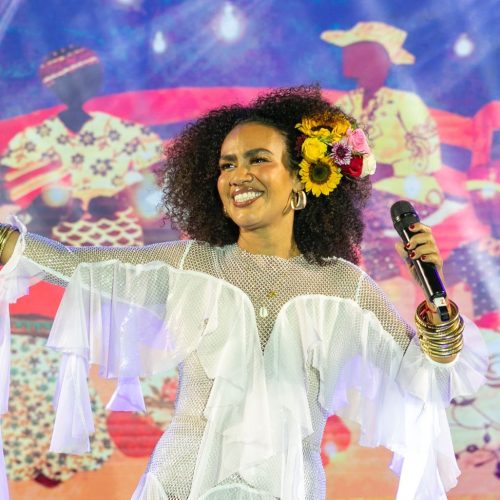 “Dona da Casa”: Mariene de Castro estreia novo show neste domingo (8) na Concha Acústica