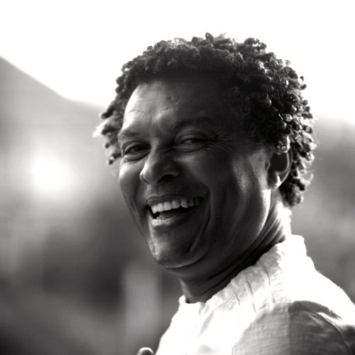 Escritor Mário Lúcio Sousa lança a obra ‘O Livro que me escreveu’ em Salvador