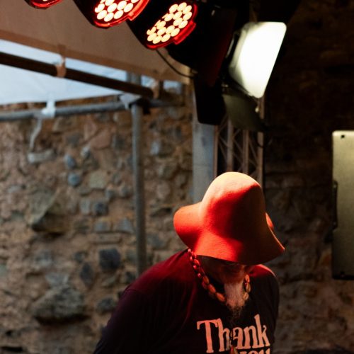 Nelson Maca lança livro inspirado na simbologia de Exu no Espaço Cultural da Barroquinha