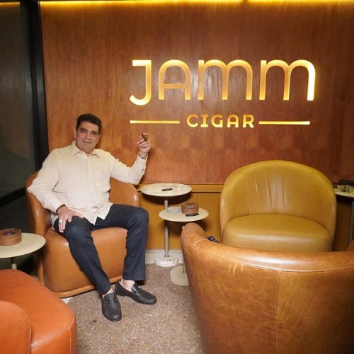Criador da JAMM Cigar comemora aniversário no seu Pub 1549 no Palacete Tira Chapeu