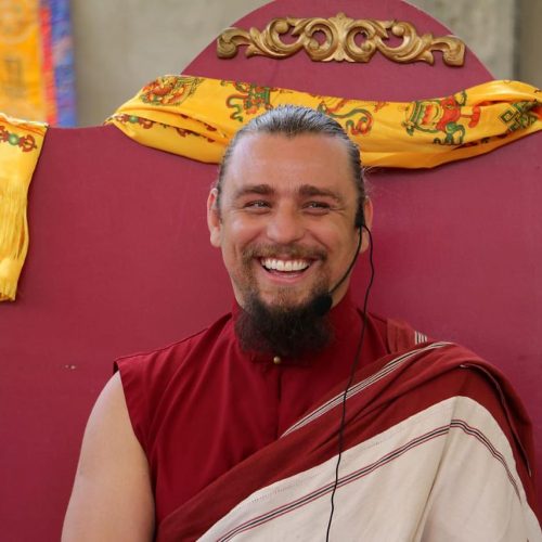 Lama do budismo dos Himalaias vai conduzir um retiro no Recôncavo baiano