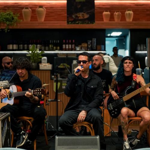 Mariposa do Salvador Shopping celebra nova fase com show intimista de Pedro Pondé