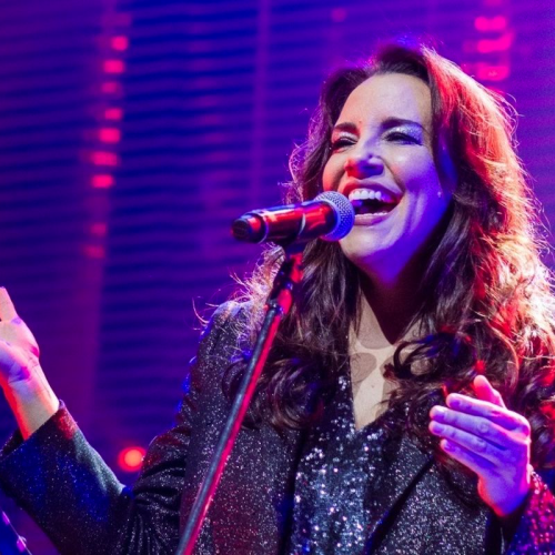 Clássicos e celebração: Ana Carolina anuncia show de turnê ’25 Anas’ na Concha Acústica