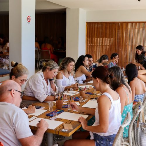Projeto que une arte e drinks, Blue Praia realiza mais uma edição do “Comer, Beber e Pintar’