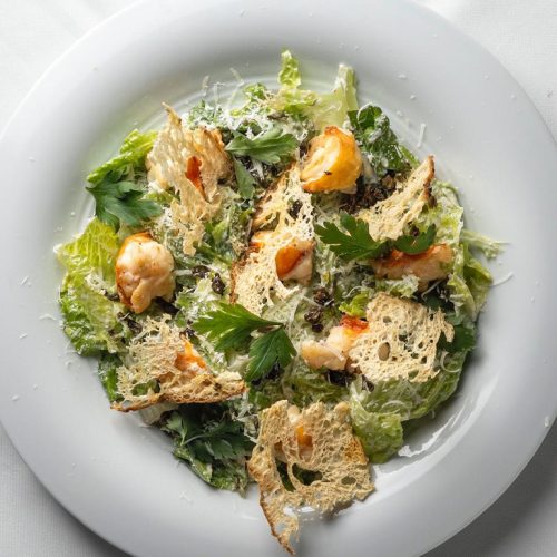 Saladas ganham protagonismo nos menus dos restaurantes mais simples aos mais sofisticados