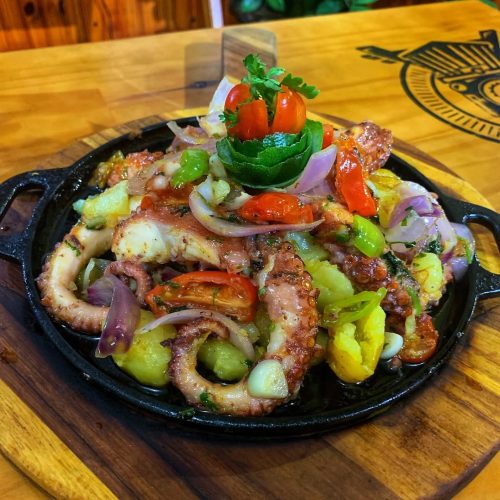 Entre ruas estreitas da Federação, um boteco que vale cada desvio