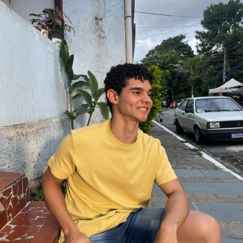 Ator baiano participa de abertura dos shows de Bad Bunny no Brasil