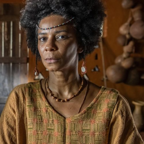 Estreando como atriz, Rita Batista divulga primeira imagem em gravação de novela da Globo