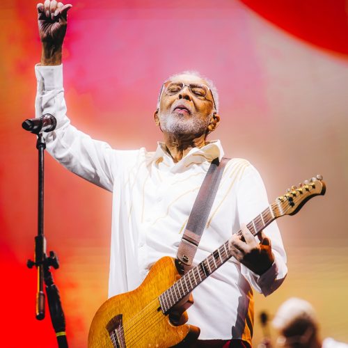 “Tempo Rei” transforma despedida de Gil em rito coletivo e reúne mais de um milhão de fãs em turnê