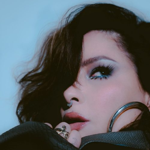 Pitty anuncia novo álbum após sete anos e revela nova fase artística