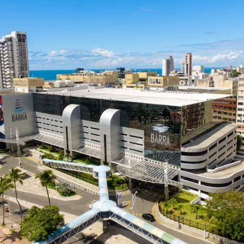 Shoppings de Salvador alteram horário por jogo do Brasil