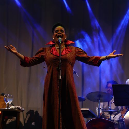 Márcia Short faz show em homenagem à Ângela Maria nesta sexta (16) em Salvador