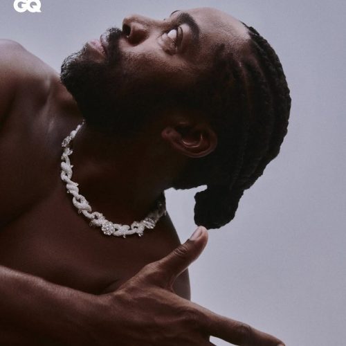 Lázaro Ramos posa nu e fala sobre identidade, dor e memória