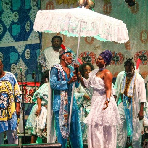 Cortejo Afro antecipa o Carnaval em apresentação imersiva no Salvador Shopping