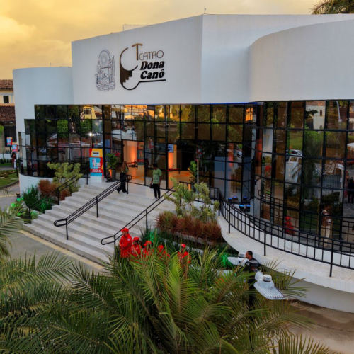 Teatro Dona Canô é reaberto após requalificação