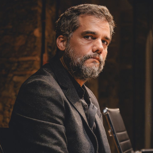 Peça de Wagner Moura inicia turnê europeia com 29 apresentações