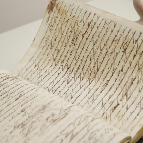 Com mais de 4 milhões de documentos, Arquivo Público de Salvador reabre para visitação