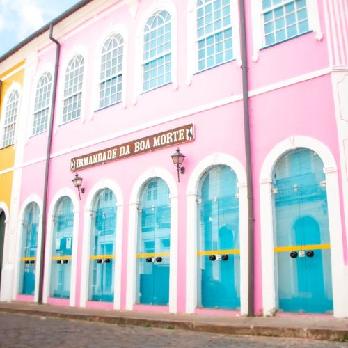 Casarão centenário da Irmandade da Boa Morte no Recôncavo é entregue após reforma