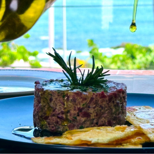 Steak tartare de filé mignon  Crédito: Matteus Lima/ Divulgação 