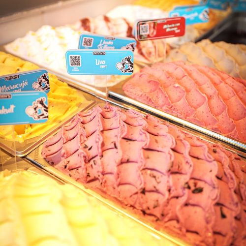 Berry’s inaugura loja temática na Pituba com mais de 50 sabores de sorvete em formato self-service