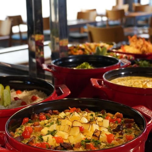 Restaurante dá desconto e cortesias a nascidos no dia do aniversário de Salvador, 29 de março, veja