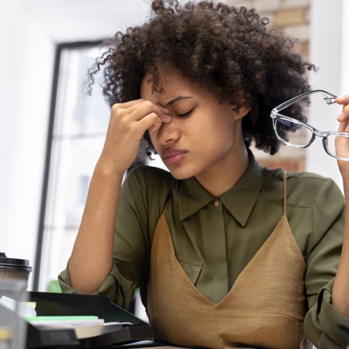 Endividamento é o novo vilão do bem-estar no trabalho, aponta pesquisa