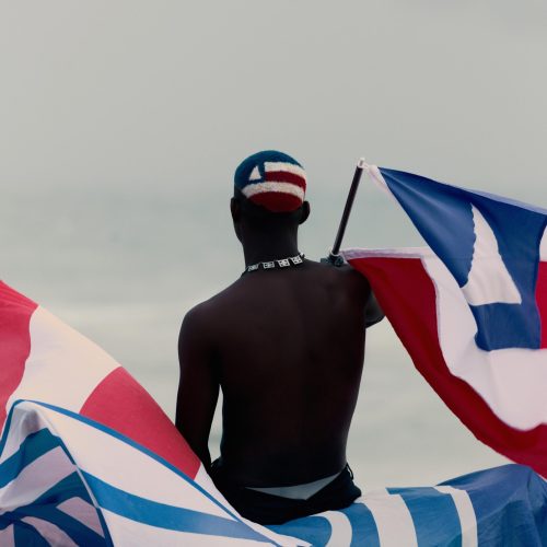 Dendezeiro e Neyzona se juntam em editorial que celebra o 2 de Julho, data magna da Bahia