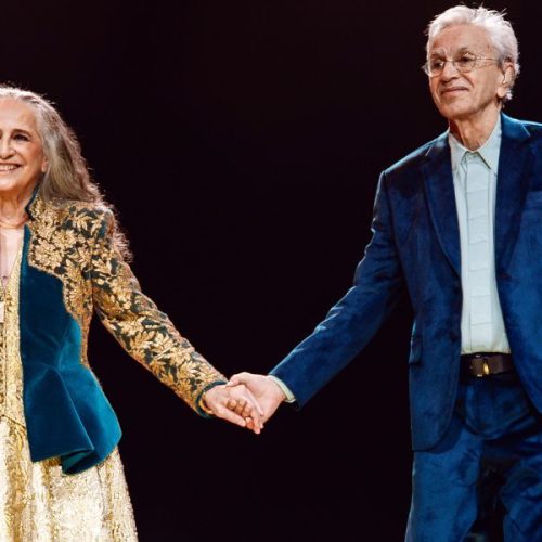 MPB faz história no Grammy com vitória de Caetano Veloso e Maria Bethânia