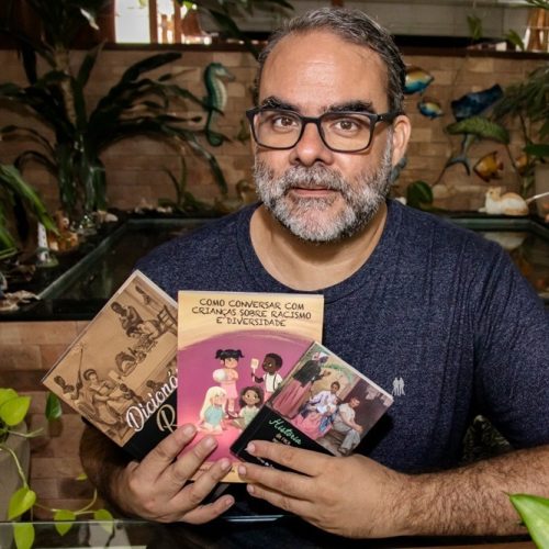 Professor radicado na Bahia é finalista do Prêmio Jabuti