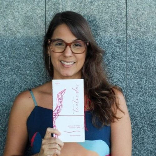 Poeta baiana lança livro sobre tempo, memória e amor no Rio Vermelho