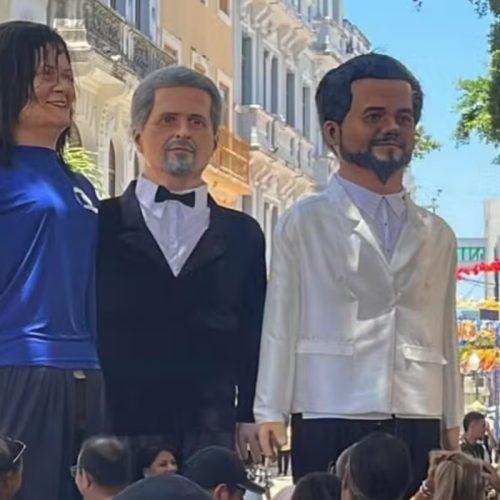Wagner Moura e Kleber Mendonça Filho recebem homenagem no Carnaval de Olinda