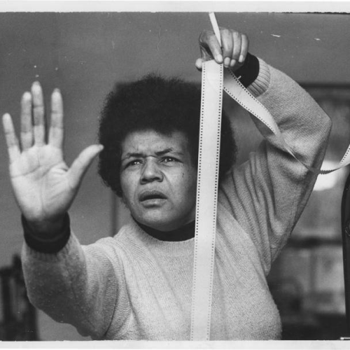 Salvador recebe mostra dedicada à primeira cineasta negra a filmar na África